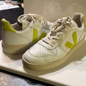 Veja sneakers size 8